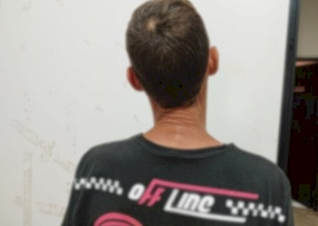 Motociclista tenta atropelar desafeto duas vezes e acaba preso