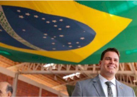 Capitão foi o único candidato a não apoiar o fechamento de escolas cívico-militares