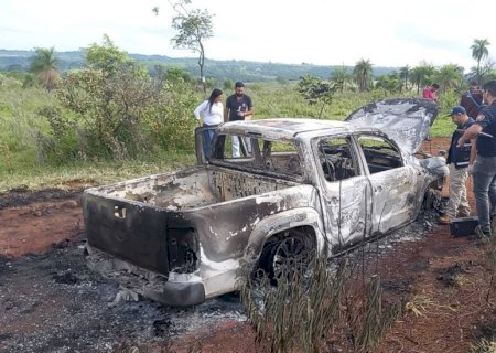 Caminhonete de gerente de casa de câmbio é encontrada queimada