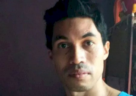 'Foi um herói', diz adolescente salva por homem que se afogou