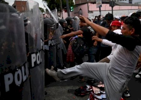 Protestos contra o governo de Dina Boluarte recomeçam com bloqueios de estradas
