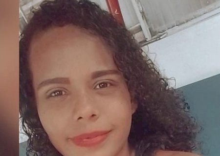 Mulher é assassinada a facadas e ex foge com filha de dois anos