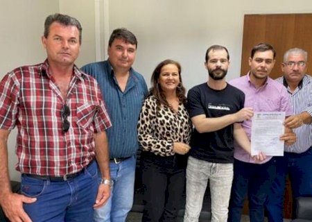 Neno Razuk solicita compra de camas hospitalares para hospital de Juti
