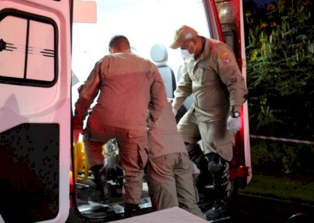 Vizinhos brigam e pedreiro é esfaqueado quatro vezes