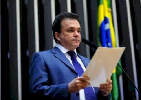 Vander vai para China nesta terça e diz que viagem é estratégica para o Brasil