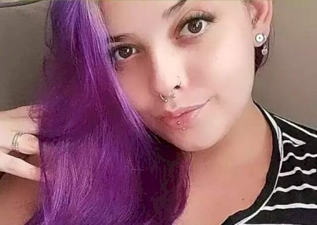 Presa, mãe de menina assassinada participa de grupo de oração e pede perdão