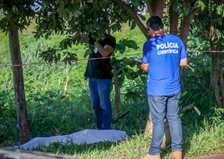 “Só enforquei”, diz suspeita de matar homem encontrado nu e com pernas amarradas
