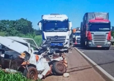 Mulher que morreu durante tentativa de ultrapassagem é identificada