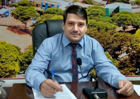 Vereador Pipoca pede o serviço de roçada e revitalização das placas na MS 156