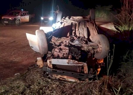 Motorista morre após perder controle e carro capotar na MS-141