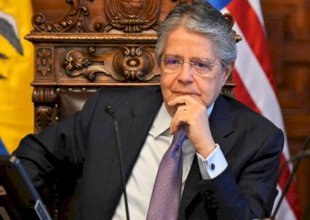 Presidente do Equador decreta dissolução do Parlamento e convoca novas eleições