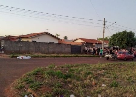 Jovem de 24 anos morre em colisão entre carro e moto