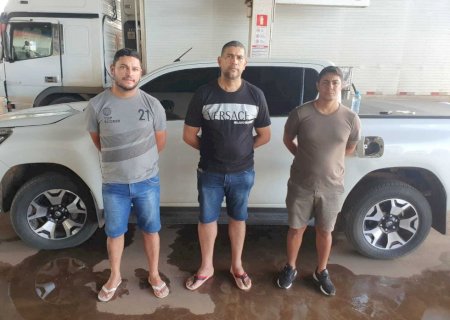 Pistoleiros que mataram mecânico foram fotografados em barreira