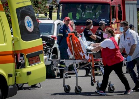 Embarcação naufraga na Grécia e mata ao menos 59 pessoas