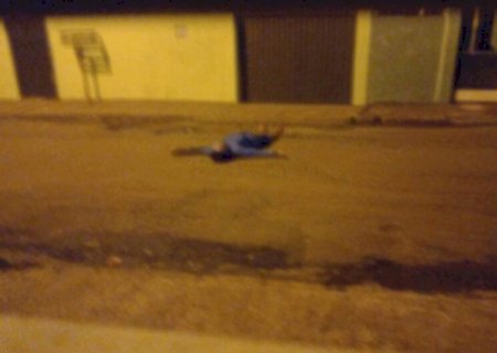 Homem é morto a facadas após invadir casa e tentar atacar morador