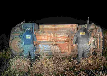 Traficante capota veículo roubado em SP ao fugir do DOF