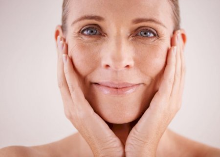 Descubra como manter uma pele saudável aos 50 anos