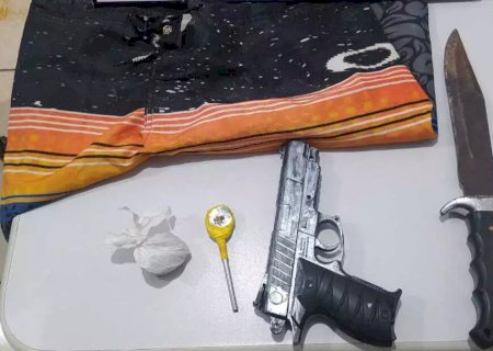 Rapaz invade fazenda e faz mulheres reféns com arma de brinquedo