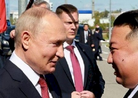 Kim Jong-un diz a Putin que a Rússia vencerá a Ucrânia para 'castigar a reunião do mal'