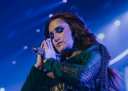 Durante show do RBD, Dulce Maria faz discurso contra o suicídio e gera comoção mundial