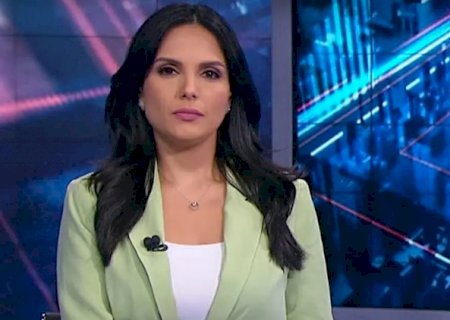 Âncora do SBT Brasil chora ao vivo, sofre para seguir telejornal e é salva por colega