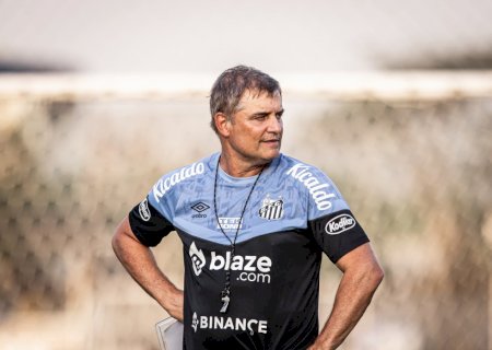 Após cinco jogos, Santos anuncia demissão do técnico Diego Aguirre