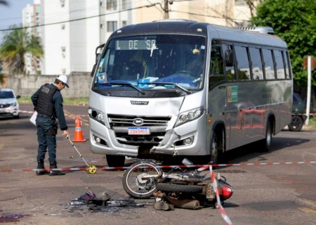 Motoentregador atingido por ônibus da prefeitura de Naviraí morre na Santa Casa