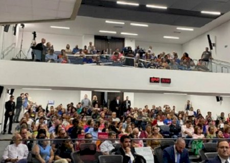 Fetems e governo do Estado debatem propostas para garantir reajuste de professores convocados
