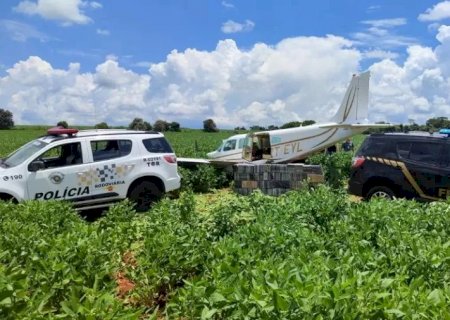 Piloto que pousou avião com 500 kg cocaína em plantação de soja é preso em Campo Grande