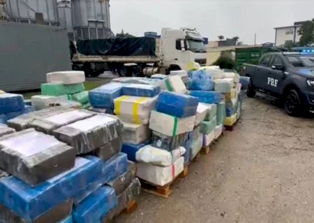 PRF apreende bitrem carregado com 25 toneladas de maconha que saiu de Caarapó