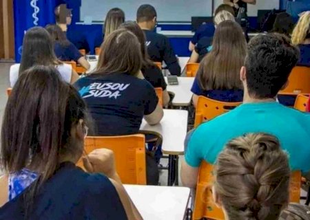 Estudantes já podem receber 'salário' de R$ 1.320 em MS