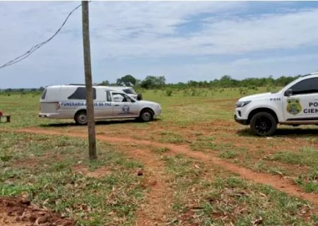 Homem é morto com golpes de enxada depois de discutir com colega em Terenos