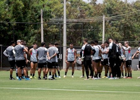Vasco e Corinthians jogam para se afastar da zona do rebaixamento