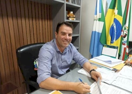Prefeito André Nezzi anuncia data de entrega de títulos para famílias de assentamento em Caarapó