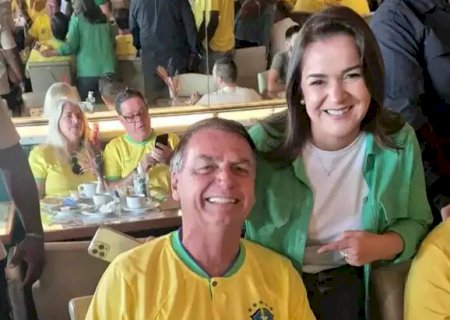 No RJ, Adriane Lopes toma café com Bolsonaro antes de ato pró democracia