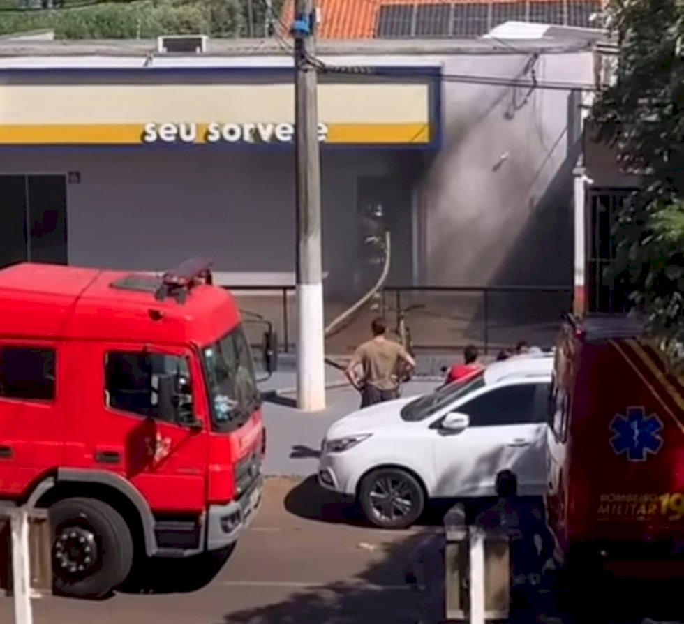 Caarapó: Corpo de Bombeiros controla princípio de incêndio em sorveteira Caarapó: Corpo de Bombeiros controla princípio de incêndio em sorveteira