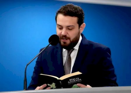 Réu por corrupção, vereador pede mais 4 meses para tratar de interesse pessoal