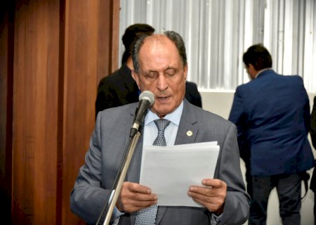 Zé Teixeira solicita asfalto, iluminação e drenagem para Dourados