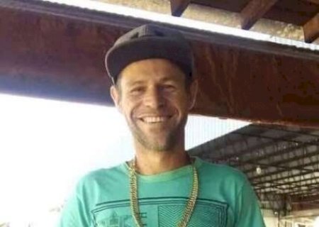 Homem morre ao ser brutalmente agredido com pedradas em campo de futebol em Dourados