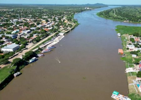Com hidrovia seca, movimentação de cargas em portos do Rio Paraguai despenca 94% em 2024