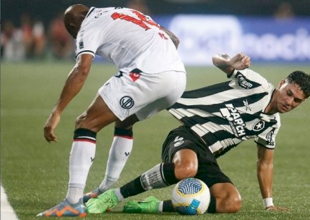 Botafogo supera Vitória para abrir vantagem na Copa do Brasil>