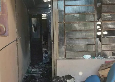 Morador é intubado após ser espancado por grupo e ter casa incendiada na Capital