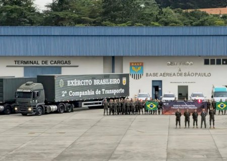 Caminhões levam 200 toneladas de doações para vítimas das chuvas