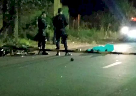 Colisão entre motocicletas em Campo Grande mata mulher e deixa dois gravemente feridos