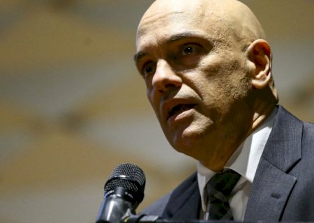Moraes solta ex-assessor de Bolsonaro investigado por trama golpista
