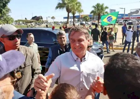 Internado, Bolsonaro cancela visita à feira agropecuária em MS>