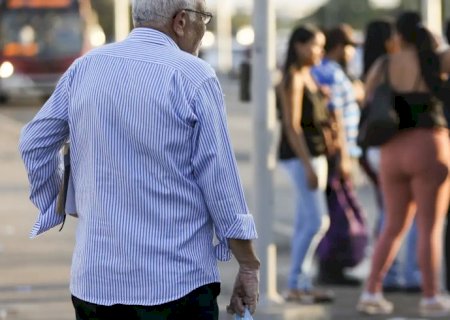 Estudo mostra benefício de exercícios físicos em idosos com câncer