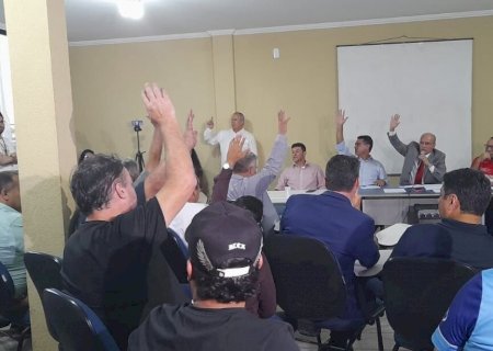 Em reunião marcada por troca de acusações, clubes aceitam Petrallás à frente da FFMS