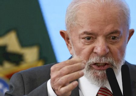Presidente conversa com Putin e defende negociação de paz com a Ucrânia