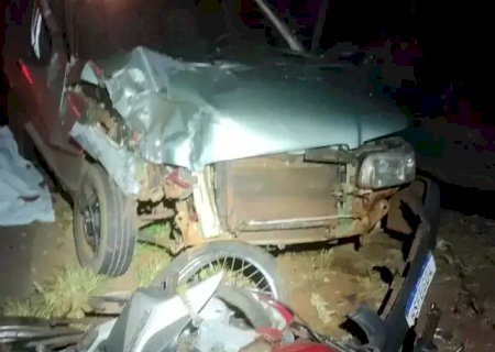 Homem morre em colisão entre carro e moto na MS-276